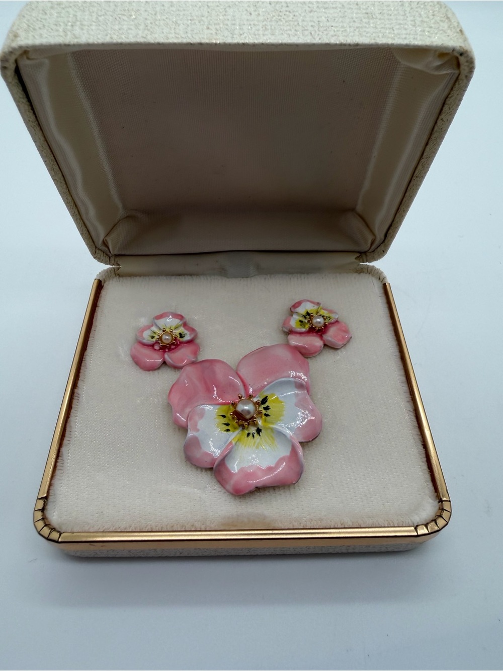 Vintage enamel flower Hobè set